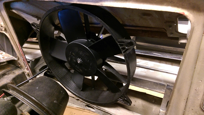 Center Mount Electric Fan