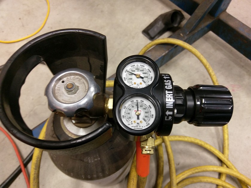 Nitrogen regulator mounted