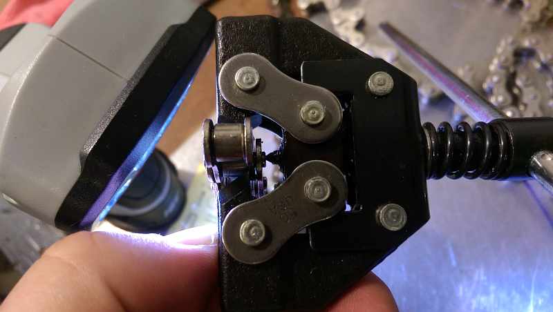 Centering the Pin on the Chain Link