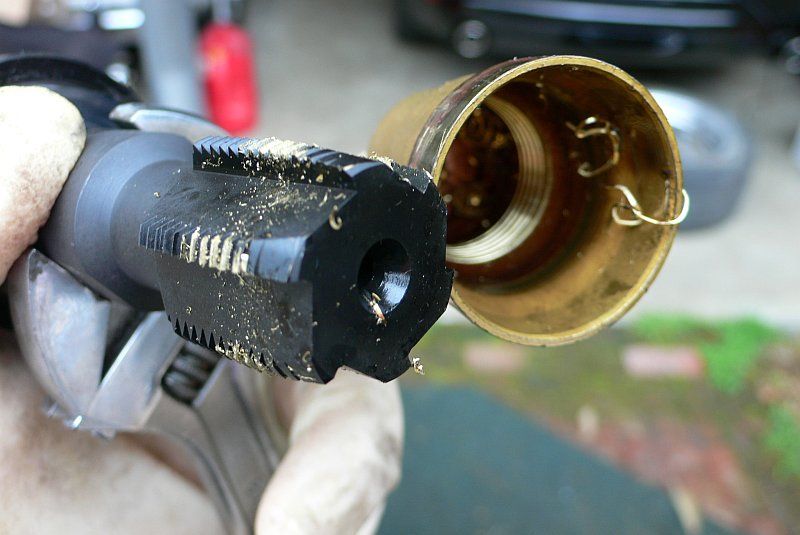 Threading Inside the Injector Cup