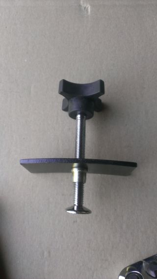 Single Piston Caliper Compressor