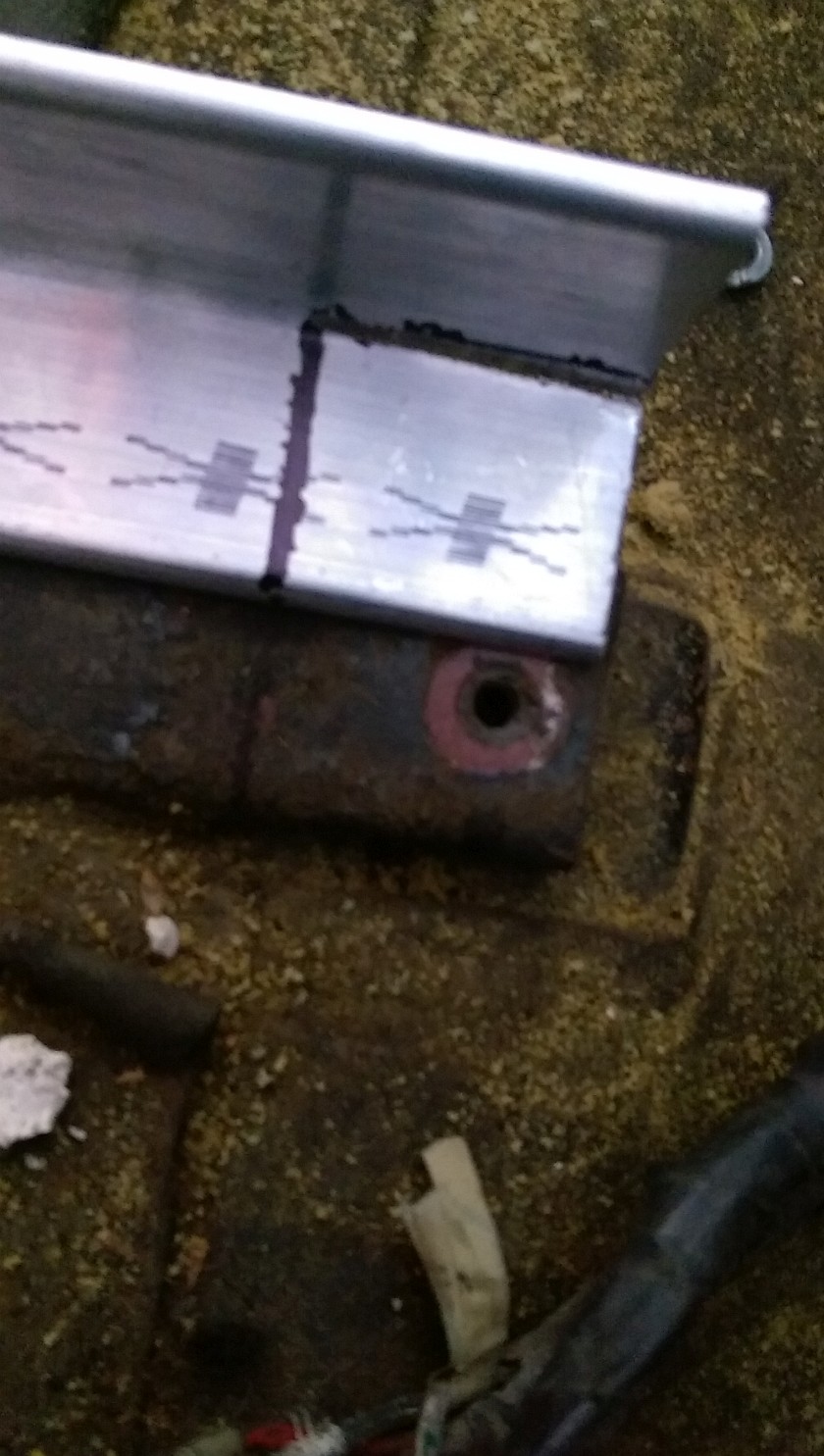 Matching seat rails contour